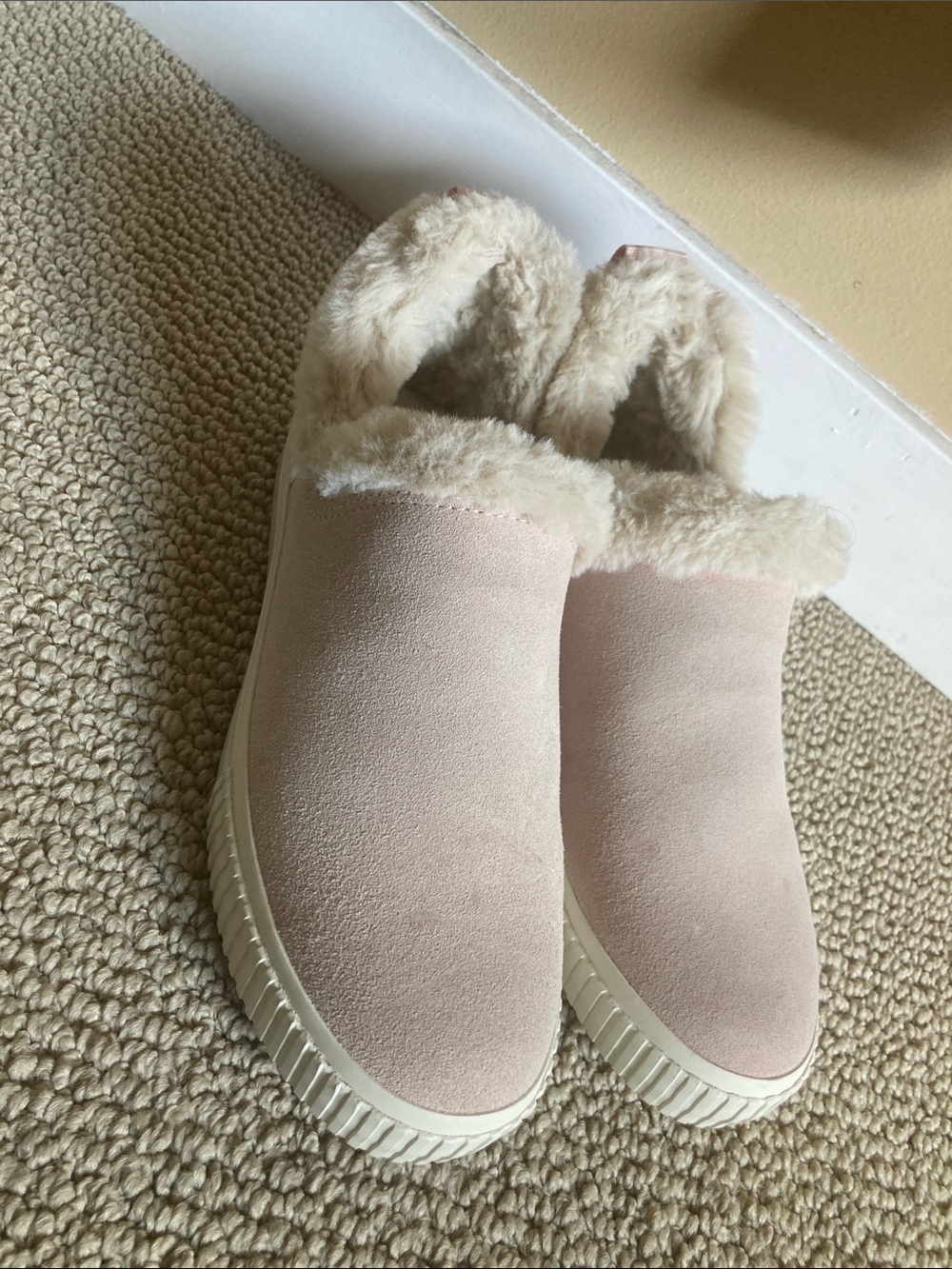 Timberland Women's Skyla Bay Warm-Lined Slip-On Shoe pink neutral  Taupe Suede 8